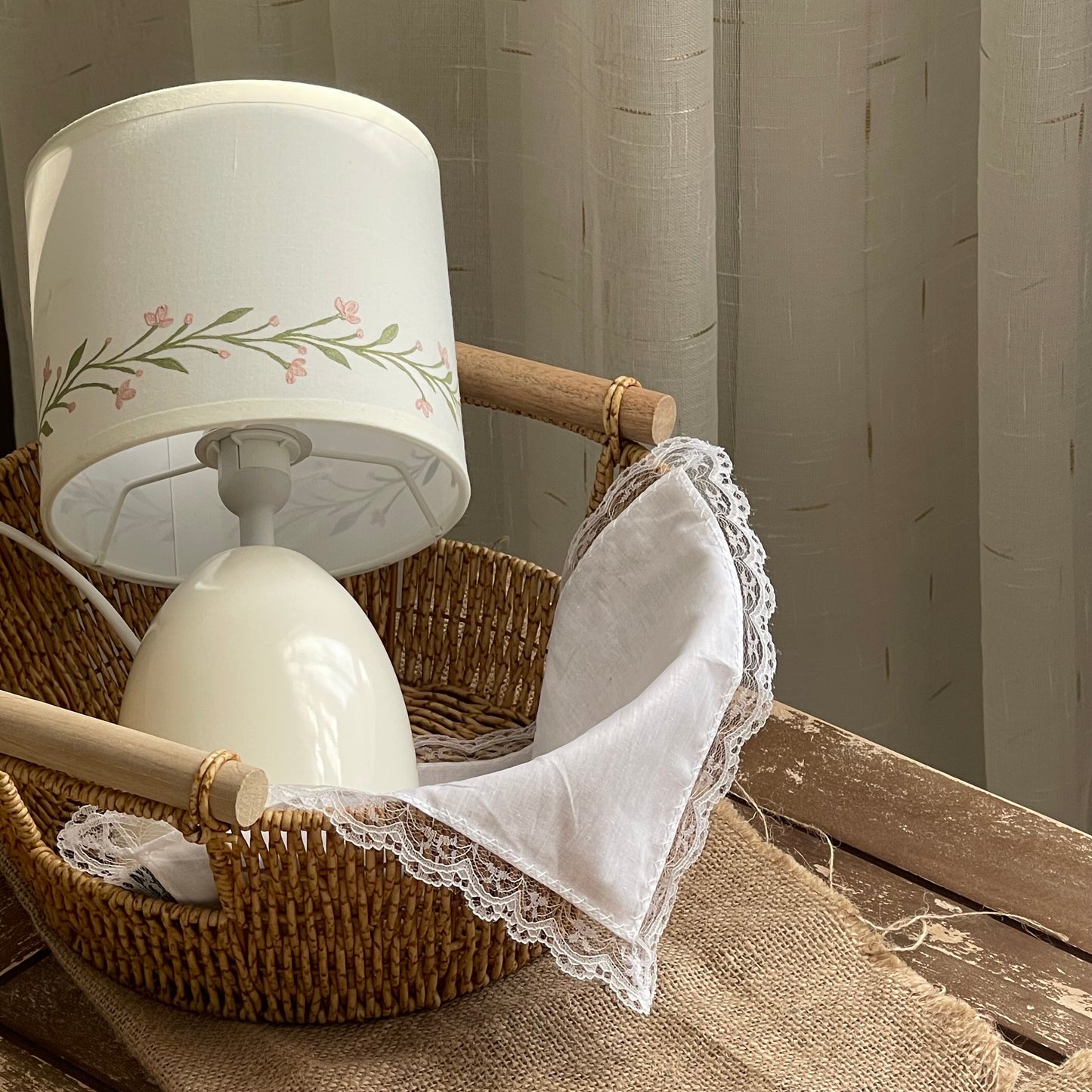 ابجورة برسمة وَرد